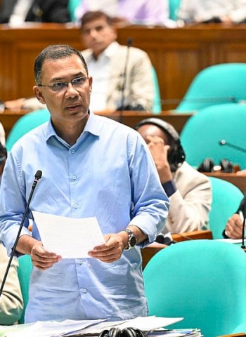 শ্রমবাজার ব্যবস্থাপনায় ‘এমপ্লয়মেন্ট এক্সচেঞ্জ সেন্টার’ গড়ে তোলা হবে: সংসদে প্রধানমন্ত্রী