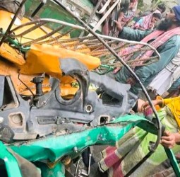 ‎বাঘায় সিএনজি-ভটভটির মুখোমুখি সংঘর্ষে নিহত ৩