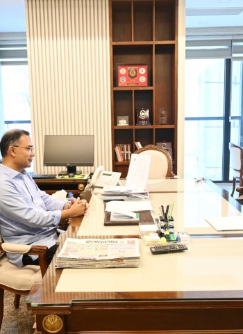 টিআইবির নির্বাহী পরিচালকের সঙ্গে প্রধানমন্ত্রীর সাক্ষাৎ